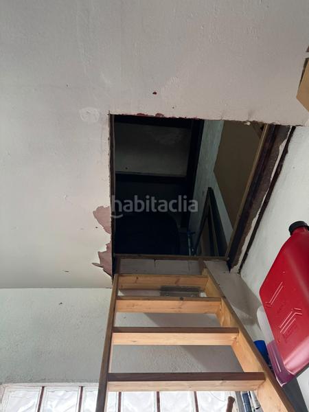 Foto 81a37e99-cc7c-40d7-96a2-3919aeecf50d. Chalet mit heizung parking pool in La Miranda Esplugues de Llobregat