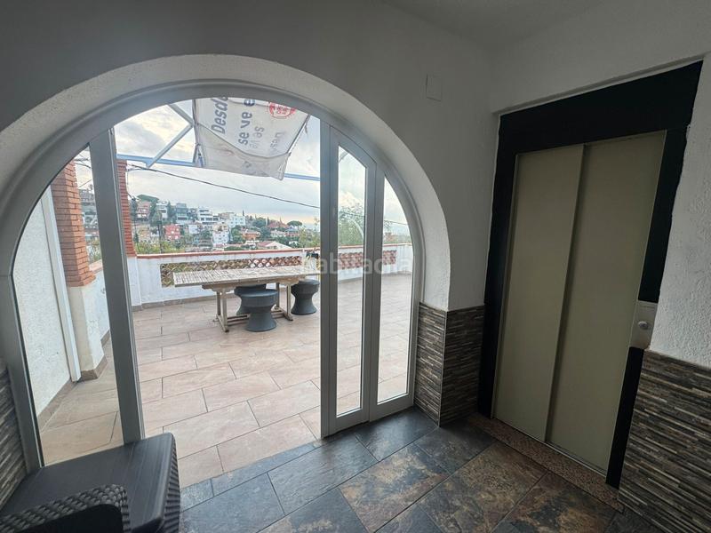 Foto 9fde3f8f-34e1-4795-a0c9-4768da280d5a. Chalet avec chauffage parking piscine dans La Miranda Esplugues de Llobregat