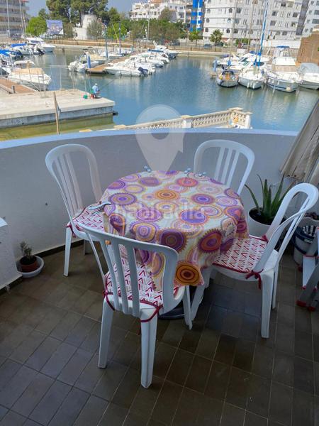 Foto b7edcf51-2ed4-487f-8aa4-a022cc343783. Piso exclusividad gran estudio encanto con amarre y vistas al canal en Roses