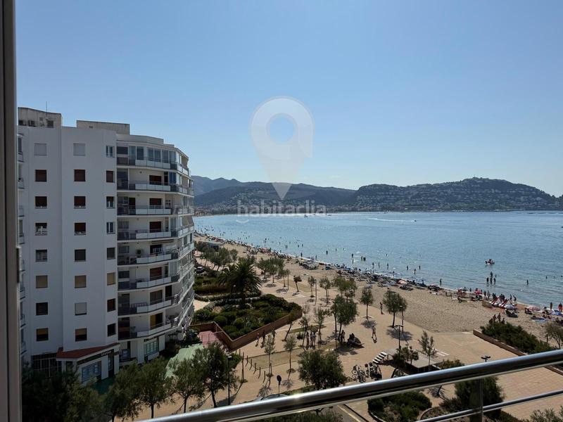 Foto a167a29b-02ad-43c0-b2c2-13d79afd87b0. Piso vista excepcional de la primera línea del mar en Roses