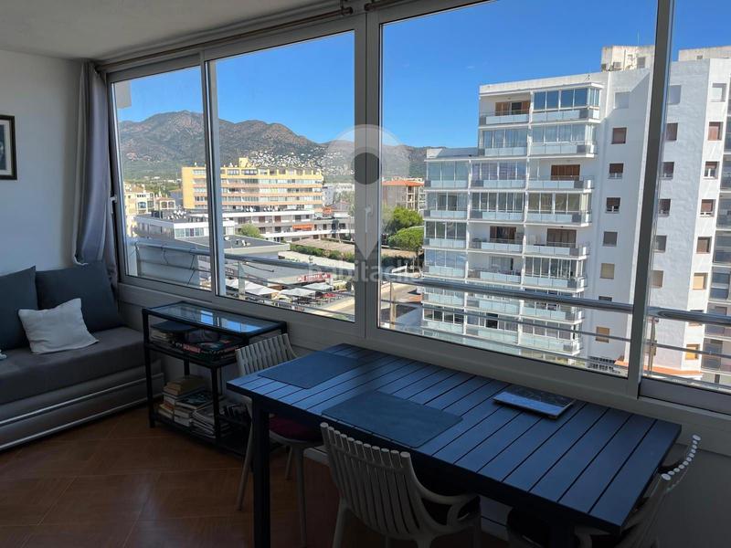 Foto b6522674-66cc-435b-9fe3-6ce826428249. Piso vista excepcional de la primera línea del mar en Roses