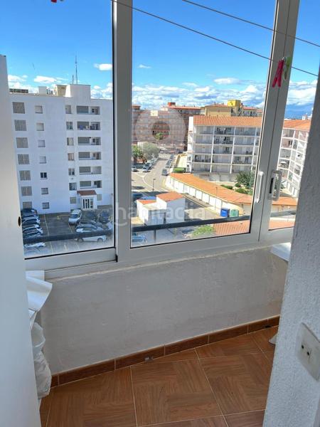 Foto f12567ac-2b31-4ddd-a52a-14e2ec4d8b26. Piso vista excepcional de la primera línea del mar en Roses