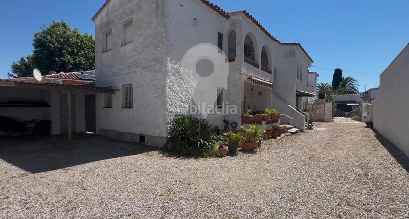Foto 1a4cb6cf-7090-49b1-885c-617d996c7be2. Pis amb aparcament piscina a Moxó - Sant Mori Empuriabrava