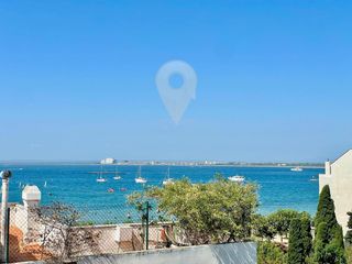 Pis  Dels pescadors. Encantador �tico con amplia terraza y vistas al mar en segunda l
