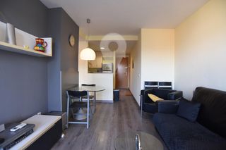 Pis  Besalu. Apartamento con licencia turística en una residencia con piscina