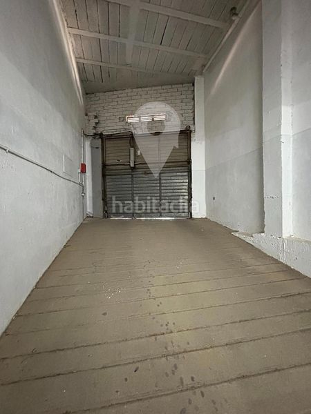 Foto 458f6cd2-9b5a-48c0-a038-338a1eb9afa1. Aparcament cotxe a Centre Roses