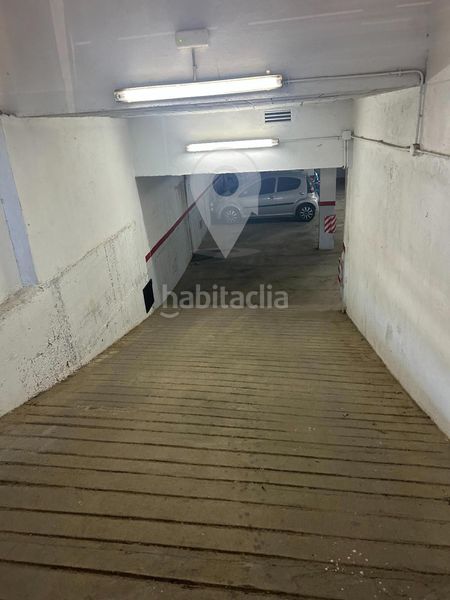 Foto f1f50199-b599-483e-a639-63b3be15d430. Aparcament cotxe a Centre Roses