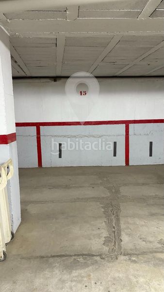Foto f39037a8-e022-4dd4-989f-2d363457a12a. Aparcament cotxe a Centre Roses