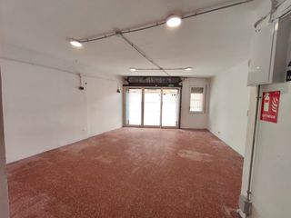 Oficina a Avinguda del coll del portell 41. Oficina exterior con grandes posibilidades de 60 m2..
