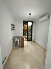Alquiler Apartamento  Rambla del raval. Estudio en alquiler de calidad, amueblado, exterior, ascensor, s
