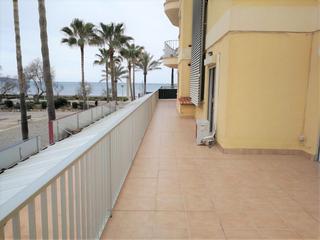 Pis a Les Maravelles. Piso en primera linea del mar  con grandiosa terraza ref 69
