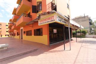 Local Comercial a Carretera militar 201. Gran local esquinero con posibilidad a vivienda ref 1316