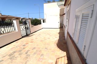 Casa adossada a Carrer bellavista-h 32. Grandiosa casa en 2 plantas en las cadenas ref 808