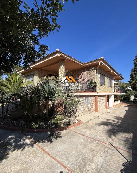 Foto 5896a2e6-eb56-4139-bfea-cc83b8587bdb. Chalet con riscaldamento parcheggio piscina in La Cañada Paterna
