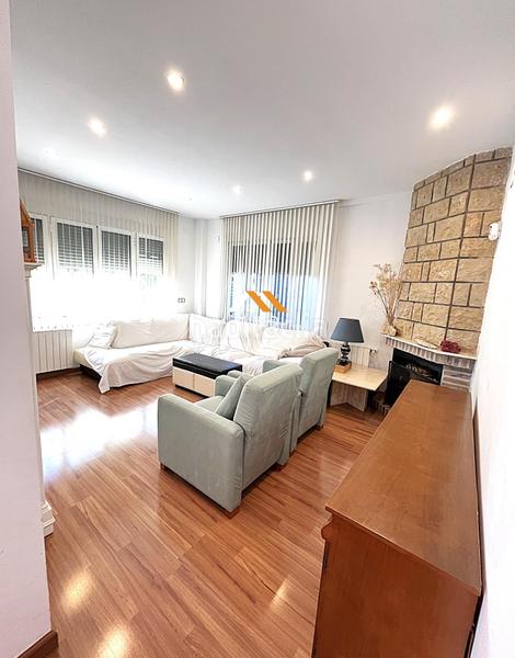 Foto b68d68a5-da0d-4bb1-9b5d-9aeef765b859. Chalet con riscaldamento parcheggio piscina in La Cañada Paterna