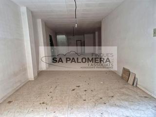 Local Comercial a Els Pavos. Se vende local con salida de humos