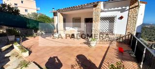 Casa a Mas Mora-Sant Daniel. Casa en 2 plantas con piscina en mas mora