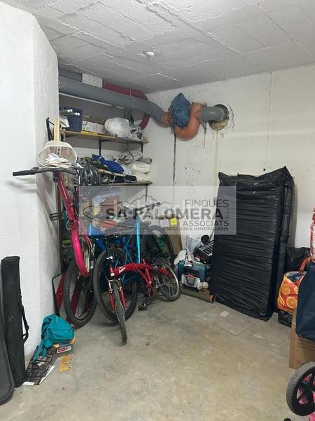 Foto eb11d40a-ad6a-4e8a-bd20-e393409e7f9a. Aparcament cotxe a Tordera Tordera