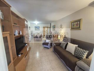 Pis a Els Pins. Vendemos  piso impecable con vistas a la piscina
