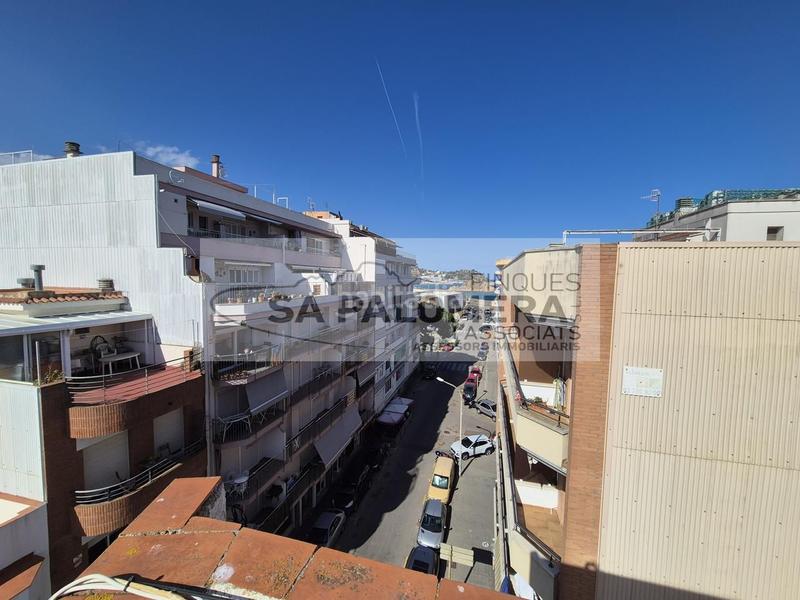 Foto 354bfb2f-7411-4400-97da-6c84b480554b. Piso excelente piso a unos metros de la playa 4ta planta sin ascensor en Blanes