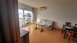 Miete Etagenwohnung  Carrer de les gavarres. Se alquila piso  de temporada en los pavos