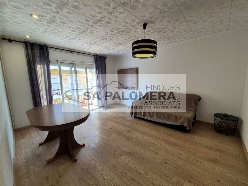 Foto 827571f5-81a8-4d73-ac74-81f51f478087. Pis a Els Pavos Blanes