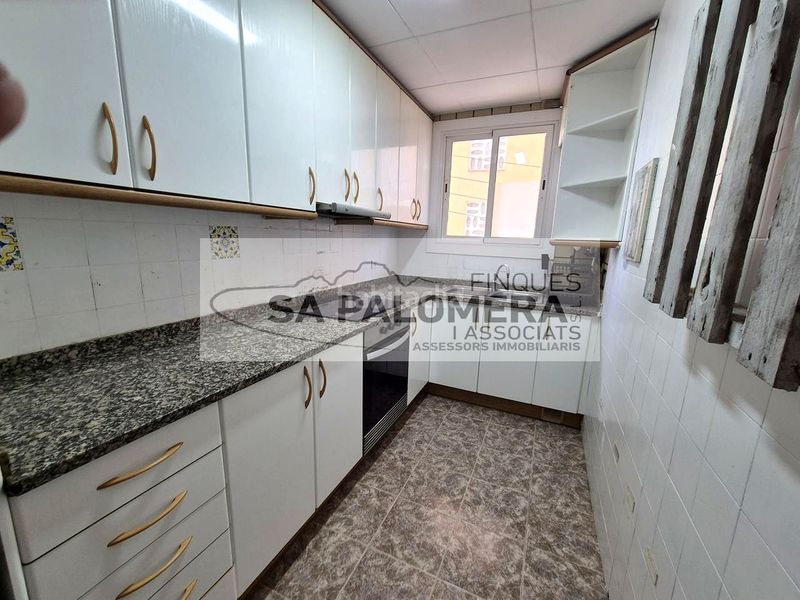 Foto d09d66a3-c058-45a5-b75e-429d767e41e7. Pis a Els Pavos Blanes
