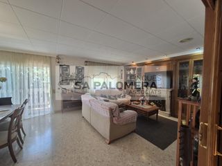 Haus  Tramuntana. Vendemos casa con piscina mas marull