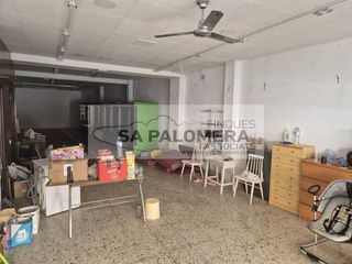 Lloguer Local Comercial a Els Pins. Se alquila local en zona de los pinos