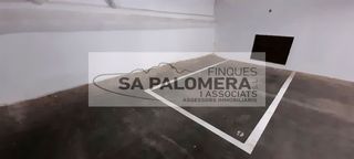 Aparcament cotxe a Els Pins