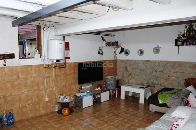 Foto 00106eca-5ed3-4887-9105-ed8d226a9f62. Casa adossada amb aparcament a Bellpuig