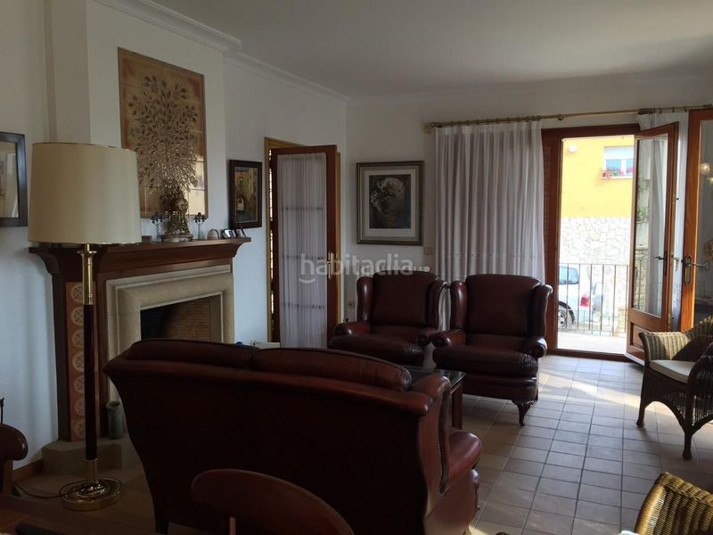 Foto 1d8dace7-47ff-40f5-840b-a3d98182a0ea. Casa amb calefacció aparcament a Bisbal d´Empordà (La)