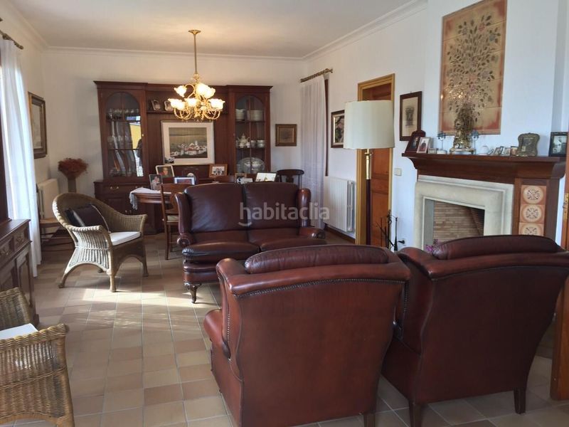Foto 4f76f427-bad1-4d21-b699-c118f48a4392. Casa amb calefacció aparcament a Bisbal d´Empordà (La)