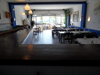 Local Comercial  Passeig marítim. Se vende local muy bien situado en el estartit, anteriormente fu