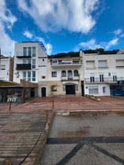 Edifici  Passeig marítim. Se vende finca con bajos comerciales a primera línea del mar. po
