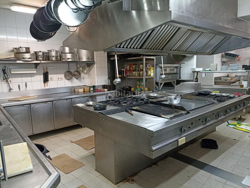 Foto 0f2a7574-e6e3-485b-916f-06645c72e60a. Local comercial amb calefacció a l´Estartit poble Estartit