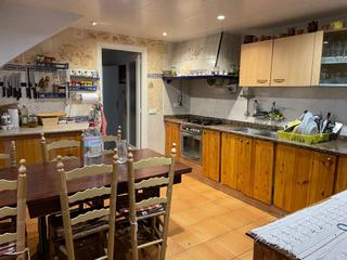 Casa  Pujada torre ponsa. .se vende una casa unifamiliar en el centro del estartit, con un