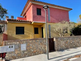 Casa aparellada  Carrer salvia