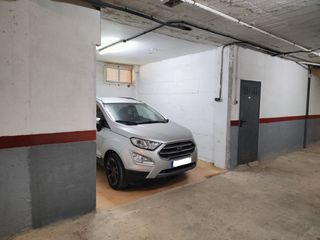 Aparcament cotxe a Carrer assutzena 37. Garaje / trastero a estartit (griells)