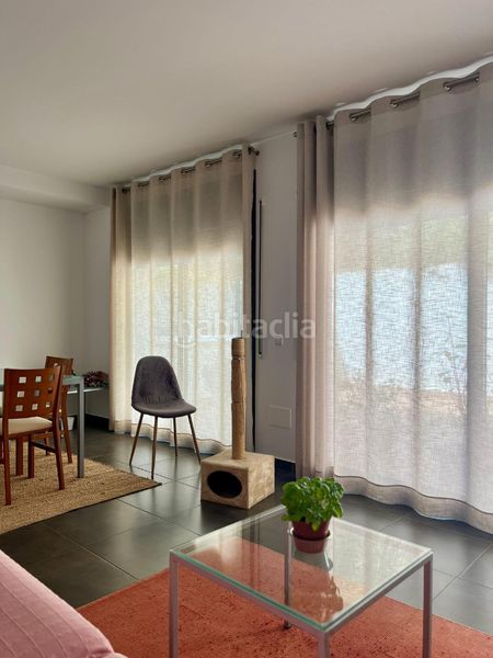 Foto 2ff0e804-98ce-47bf-bbf3-a0cbf1e33bf4. Casa amb calefacció aparcament a Eixample Residencial Escala (L´)