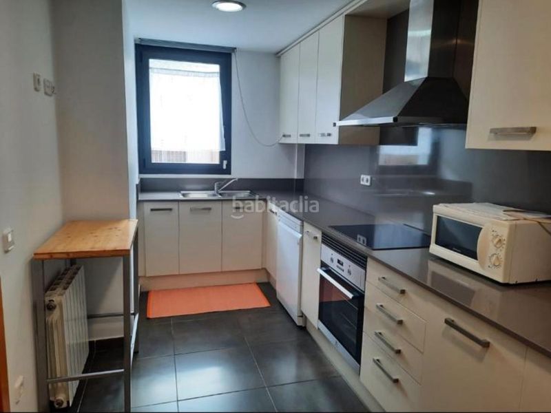 Foto ca6e6488-9115-42c8-8ef5-40a4d9e78e72. Casa amb calefacció aparcament a Eixample Residencial Escala (L´)