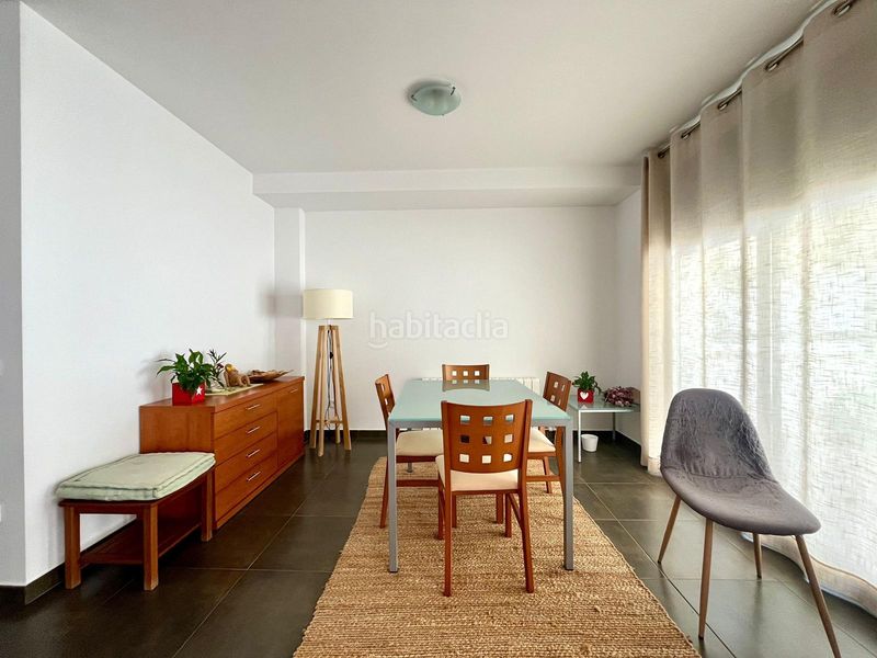 Foto f2d59ae4-fc70-48ca-83b9-22bfc8f2c8c4. Casa amb calefacció aparcament a Eixample Residencial Escala (L´)