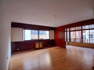 Lloguer Pis a Casco Antiguo. Piso alquiler sin muebles. con plaza de garaje. zona centro