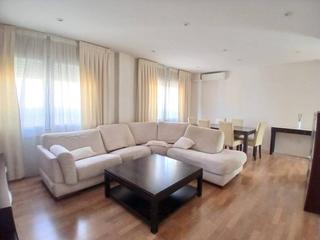 Miete Etagenwohnung  Calle san basilio. Se alquila amplio piso muy luminoso en zona de alameda san anton
