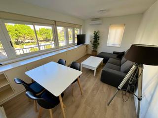 Lloguer Pis a Ensanche. Se alquila vivienda totalmente reformada y amueblada, zona cenit