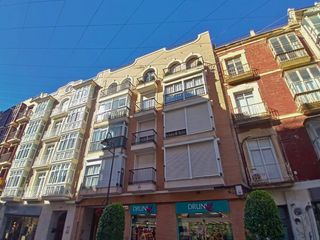 Lloguer Àtic a Casco Antiguo. Áticodúplex alquiler cartagena centro, amueblado. con plaza de g