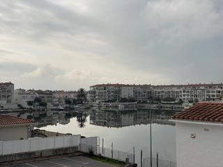 Xalet a Carrer sant maurici 284. Hogar de obra nueva con vistas al lago sant maurici y todas las