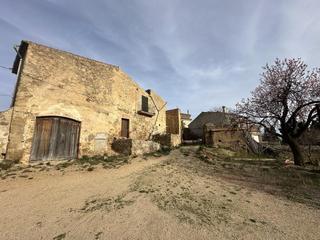 Xalet  Carrer dels baladres. Casa rústica con terreno edificable en pau!