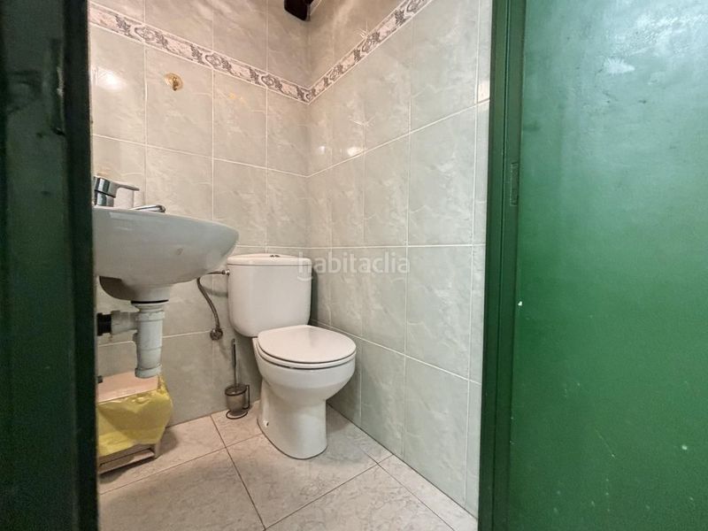 Foto 2c85a7f9-890b-423c-99a5-95a4d2f1447c. Local comercial a Centre Roses
