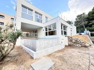 Xalet  Carrer roses. Vivienda de obra nueva con posibilidad de tres viviendas indepen